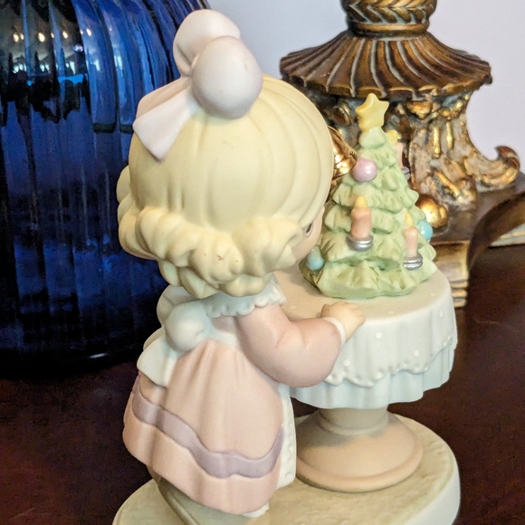 "May Your Days Be Merry And Bright" Precious Moments Figurine. Excellent Conditi - Picture 7 of 9